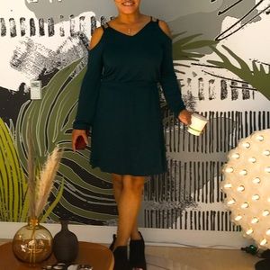 Jennifer Lopez Dark green dress with shoulder cut-outs - Size M